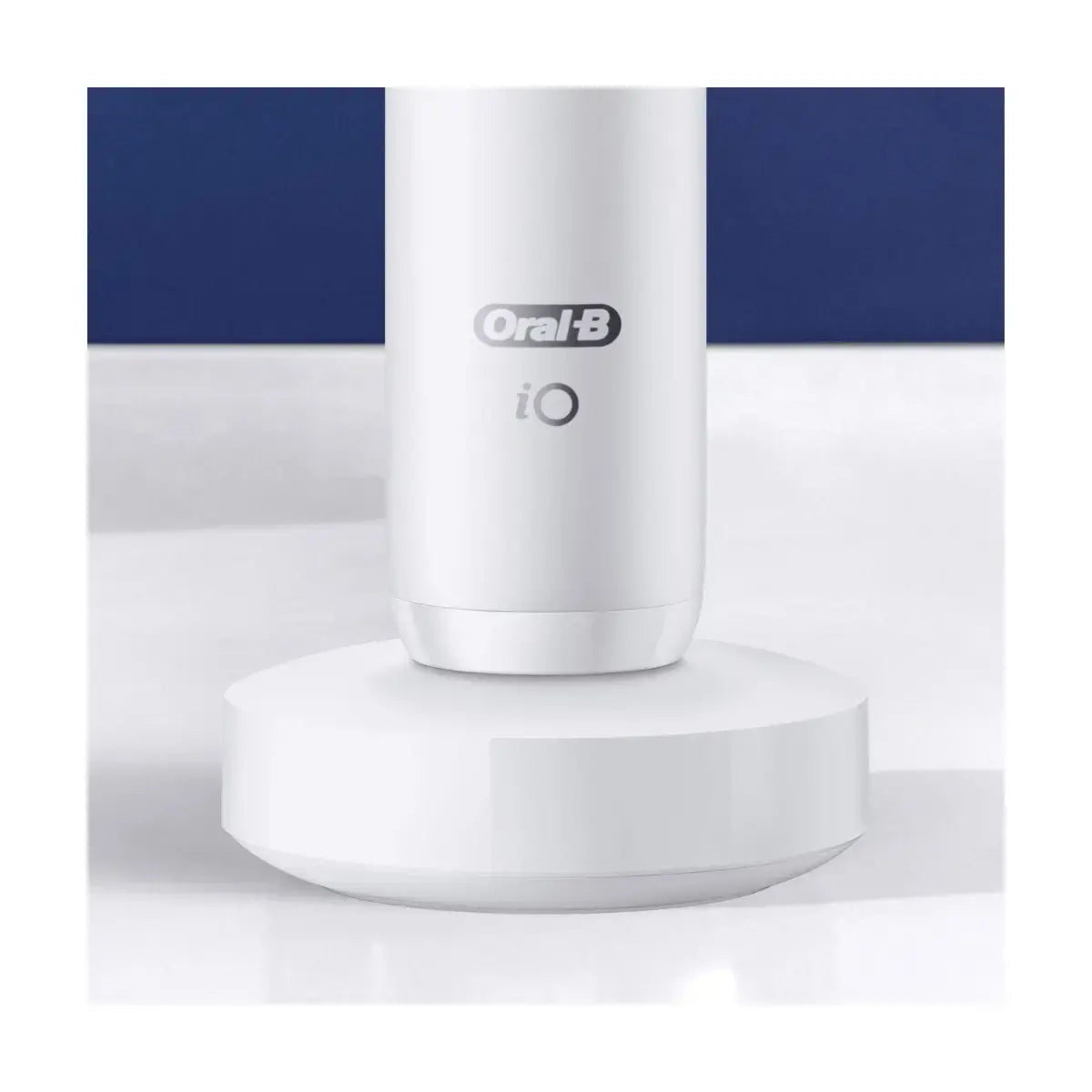 Oral-B iO™ Series 8 White Alabaster